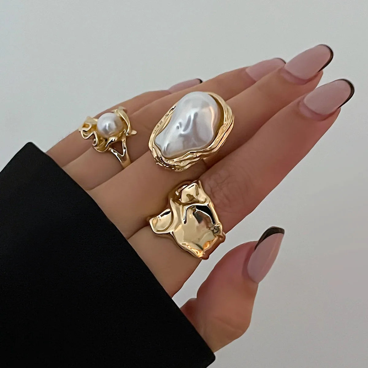 Elegant Onda Pearl Ring Set (3-Pack)