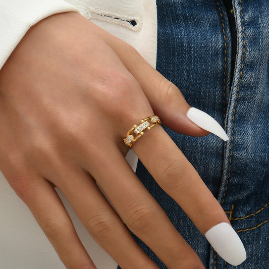Elegant Gold Ring