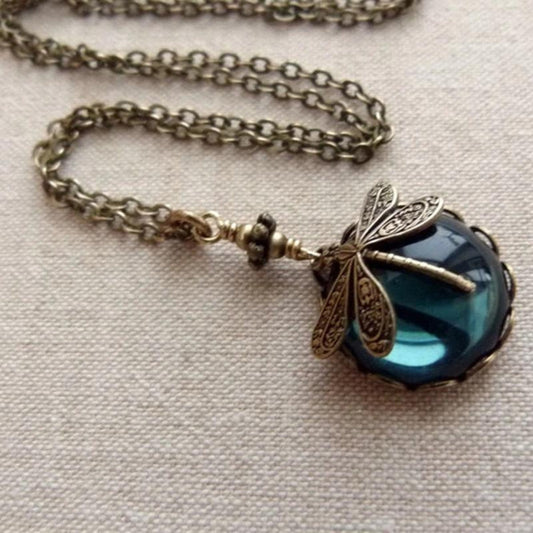 Retro-Inspired Dragonfly Pendant Necklace
