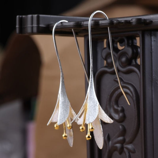 Elegant Silver Floral Earrings
