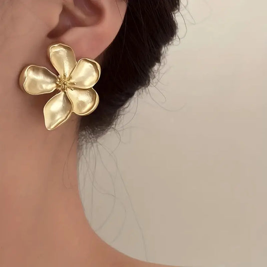Elegant Floral Earrings