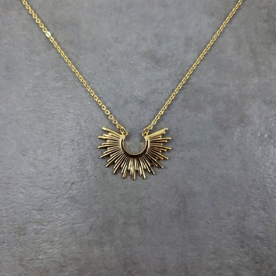 Retro Golden Emperor Necklace