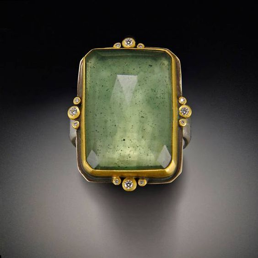 Retro Green Glass and Gold Ring