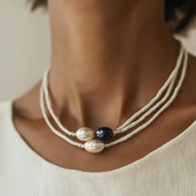 Classic Black and White Pearl Necklace